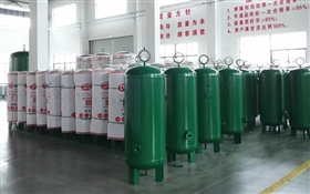 儲(chǔ)氣罐倉(cāng)庫(kù)待打包區(qū)域 儲(chǔ)氣罐倉(cāng)庫(kù)待打包區(qū)域